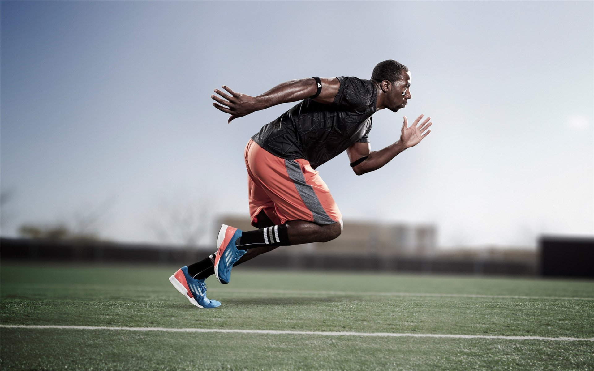 最精彩瞬间：张伟三分线外连续得分点燃现场！，张伟三集