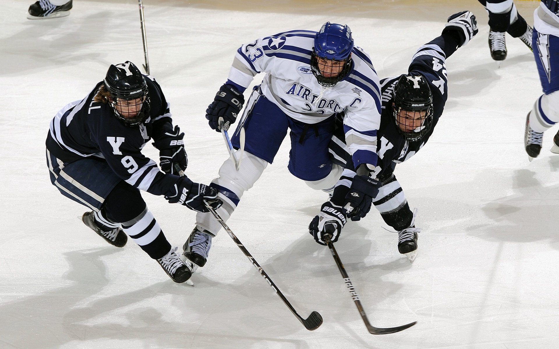 开云APP-欧冠比赛中的“另类战术”挑战常规，欧冠竞赛规则